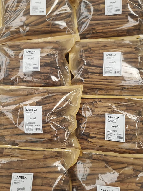 Ramas de canela secas con aroma dulce y especiado