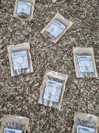 Mezcla de hojas y ramitas secas de arrayán chileno