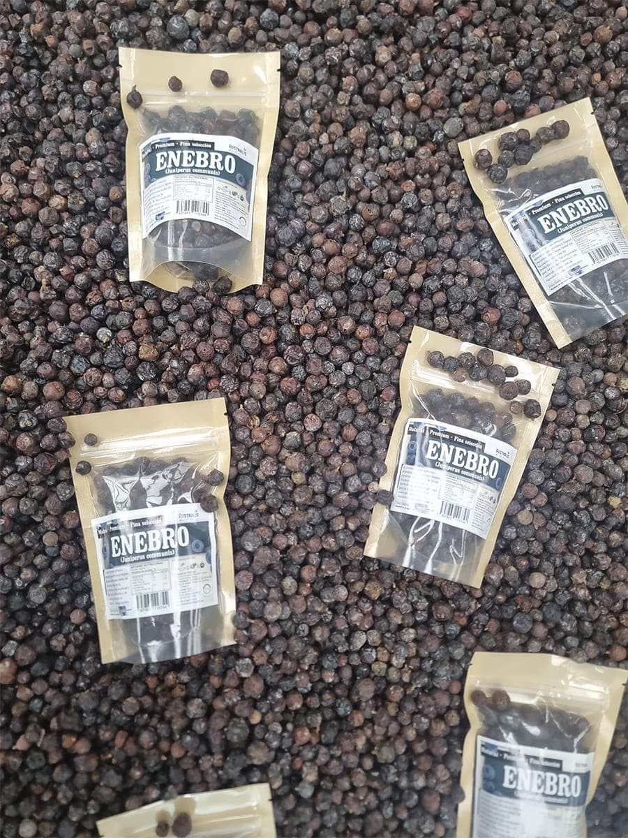 Bayas deshidratadas de enebro para cocina