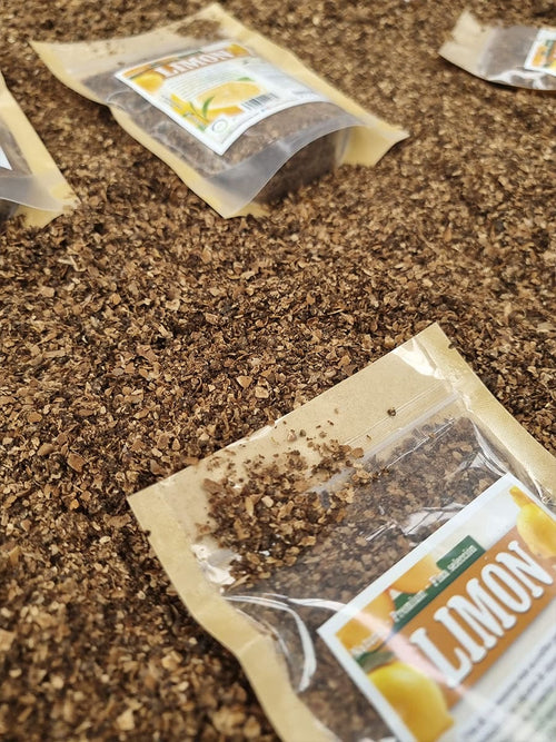 Cáscara de limón seca y triturada para preparar infusión