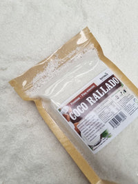 Coco rallado para espolvorear sobre yogur, avena y frutas