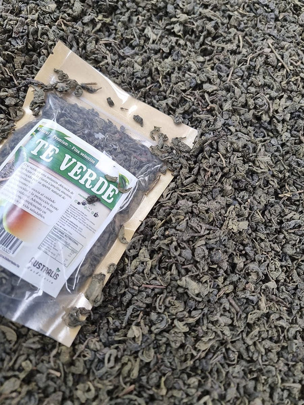 Hojas sueltas de té verde para tetera