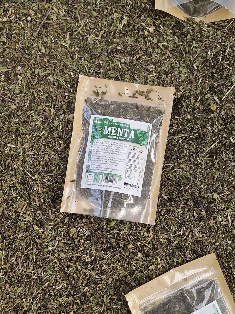 Menta piperita en hojas secas para té