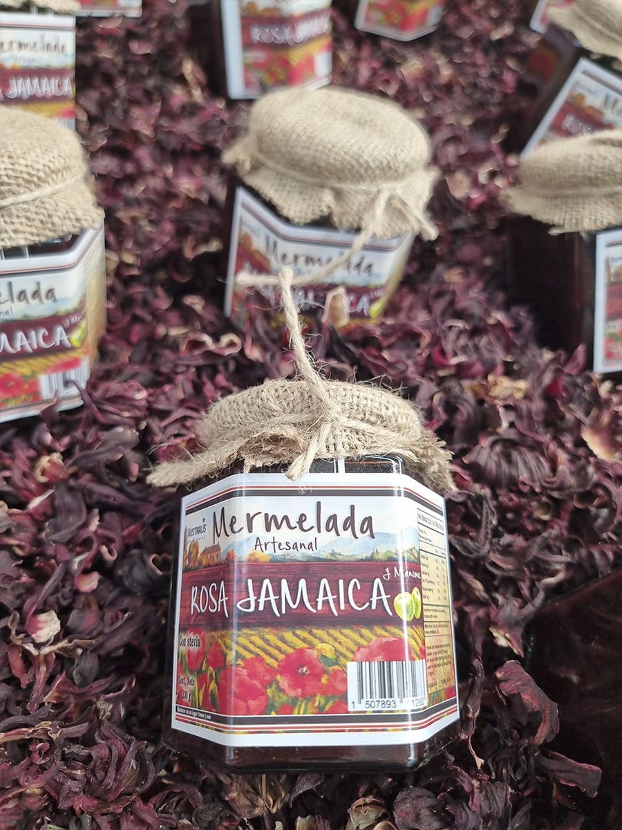 Mermelada roja de hibisco y manzana verde para tostadas