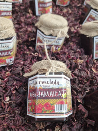 Mermelada roja de hibisco y manzana verde para tostadas