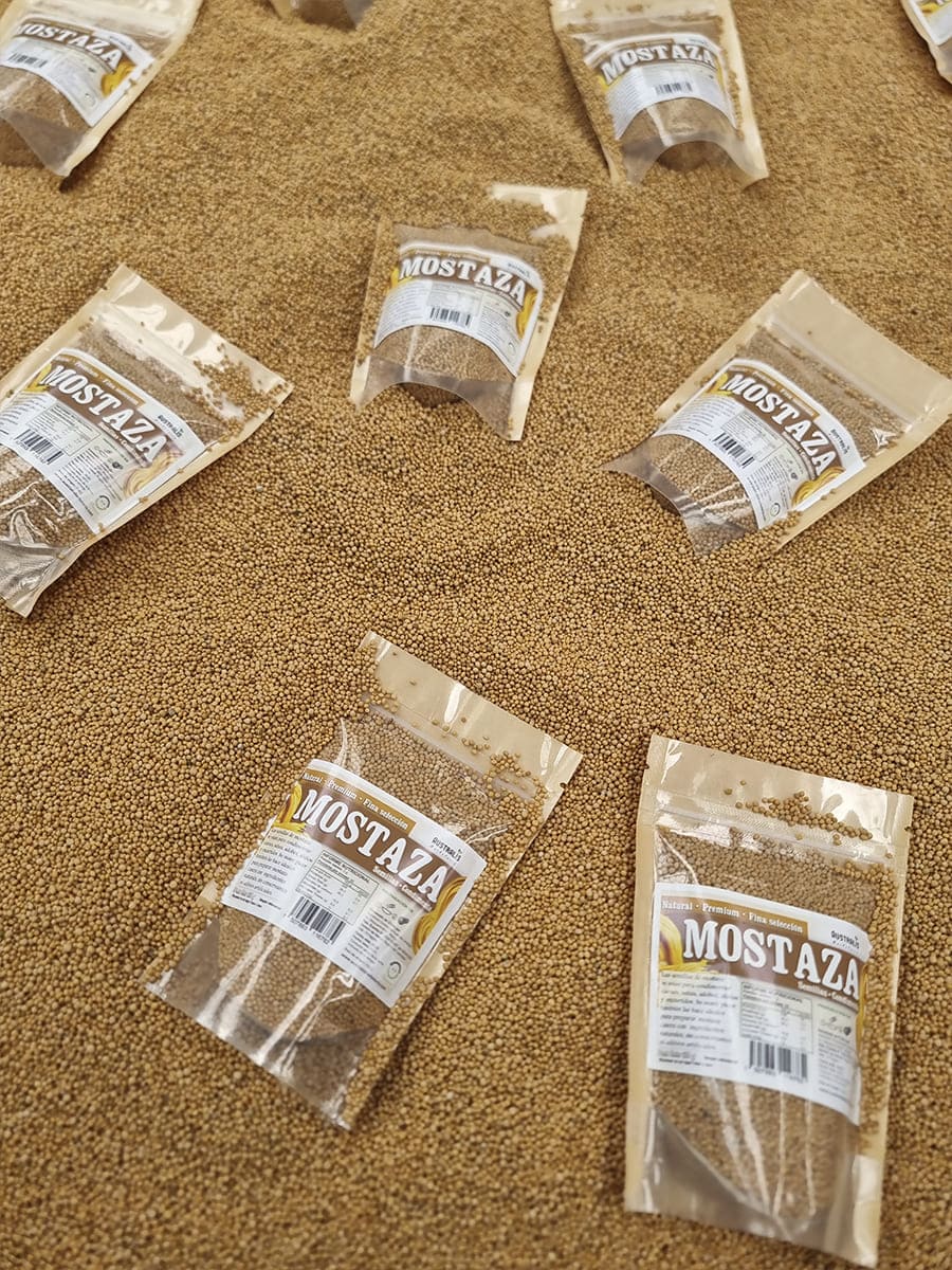 Mostaza seca en semillas para preparaciones caseras
