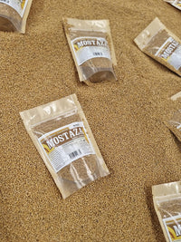 Semillas secas de mostaza para preparar mostaza casera