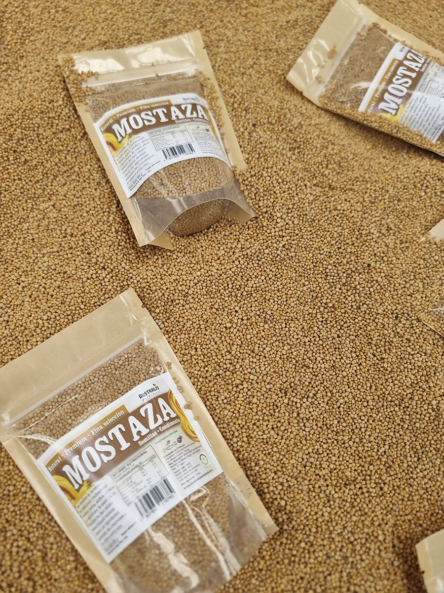 Mostaza en grano entero lista para moler