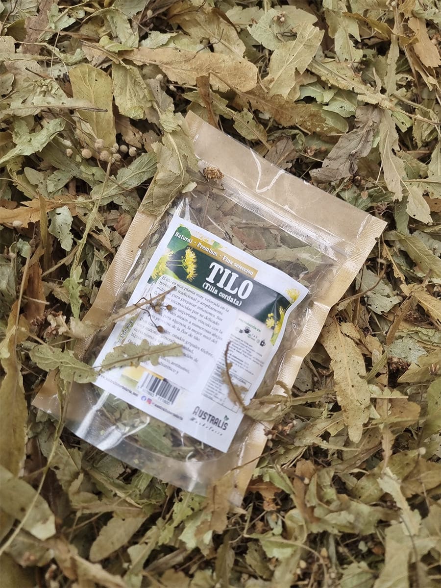 Tilo deshidratado con flores y hojas seleccionado a granel