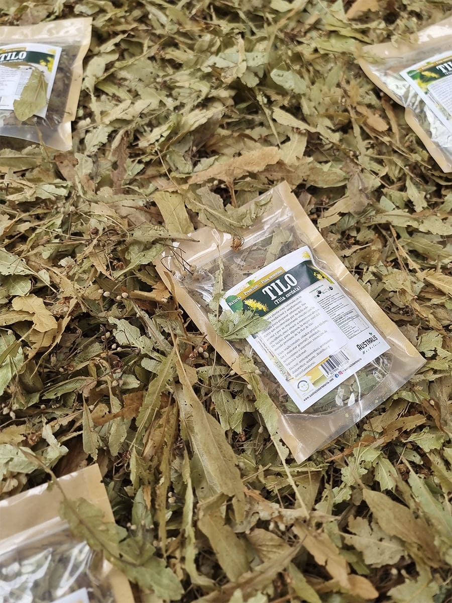 Presentación a granel de hojas y flores de Tilia cordata