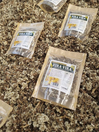 Vira vira hierba de la diuca seca para preparar infusiones en temporada fría